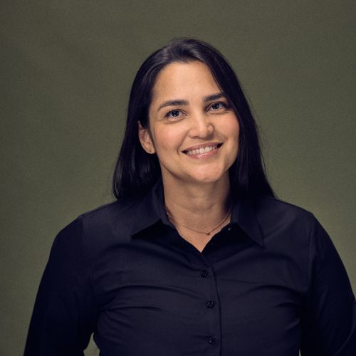 Mitarbeiterin Juliane Lucia Freitas dos Santos, Service