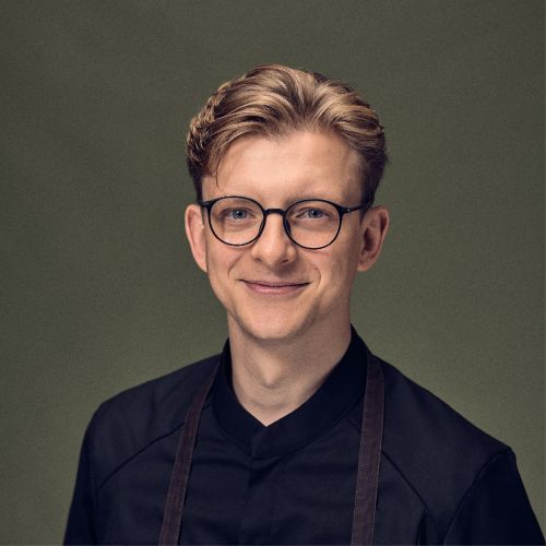 Mitarbeiter Jonas Brandt, Küchenchef