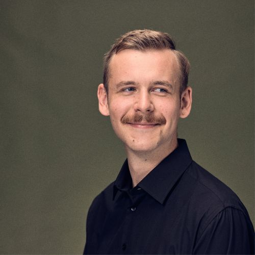 Mitarbeiter Matthis Waldeck, Serviceleitung