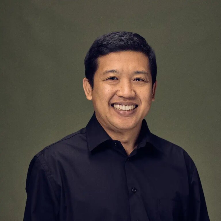 Mitarbeiter Erick Aldriansyah, Service